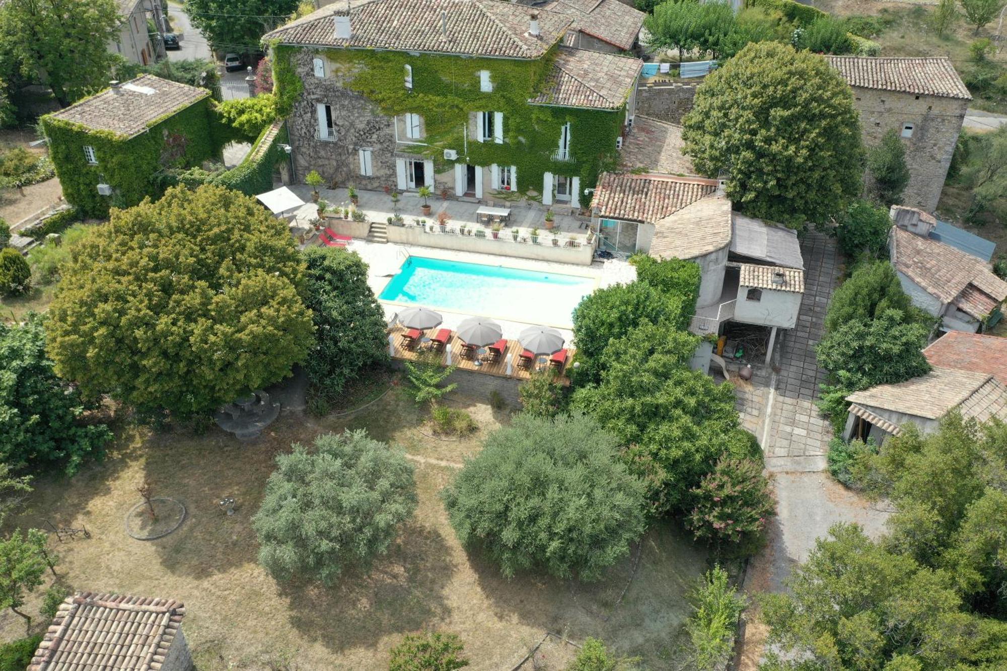 Le Domaine Du Soulier -Gite Et Chambres D'Hotes - La Maison Du Gardien Tornac Extérieur photo