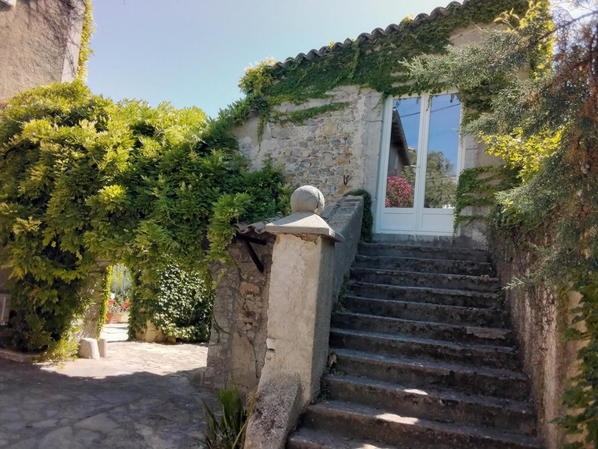 Le Domaine Du Soulier -Gite Et Chambres D'Hotes - La Maison Du Gardien Tornac Extérieur photo