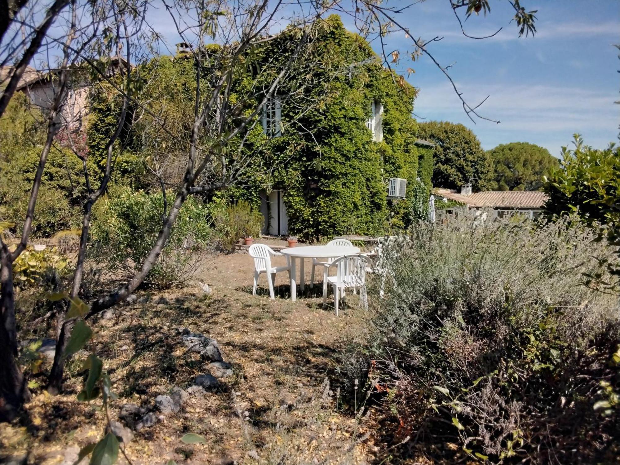 Le Domaine Du Soulier -Gite Et Chambres D'Hotes - La Maison Du Gardien Tornac Extérieur photo