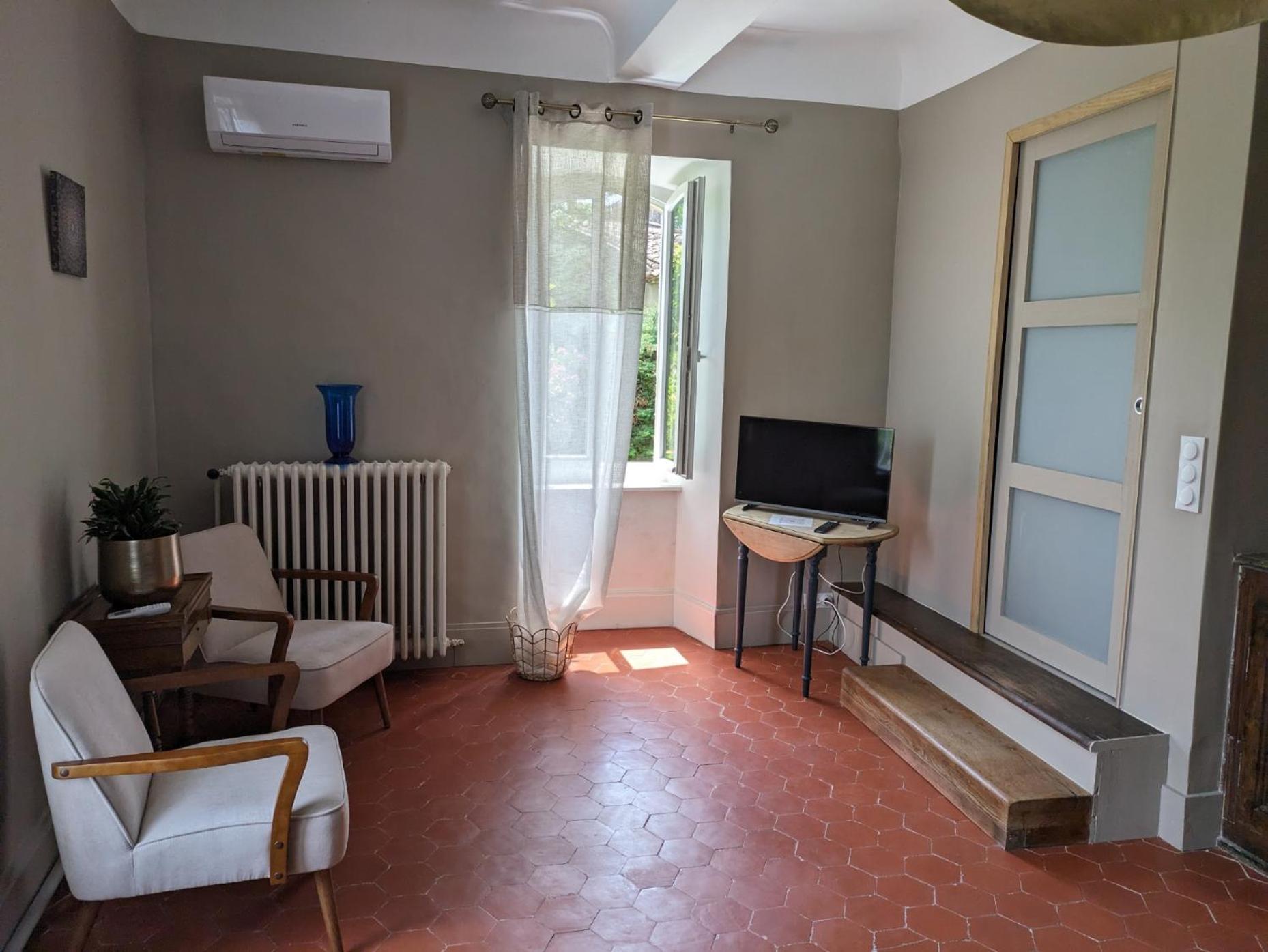 Le Domaine Du Soulier -Gite Et Chambres D'Hotes - La Maison Du Gardien Tornac Extérieur photo