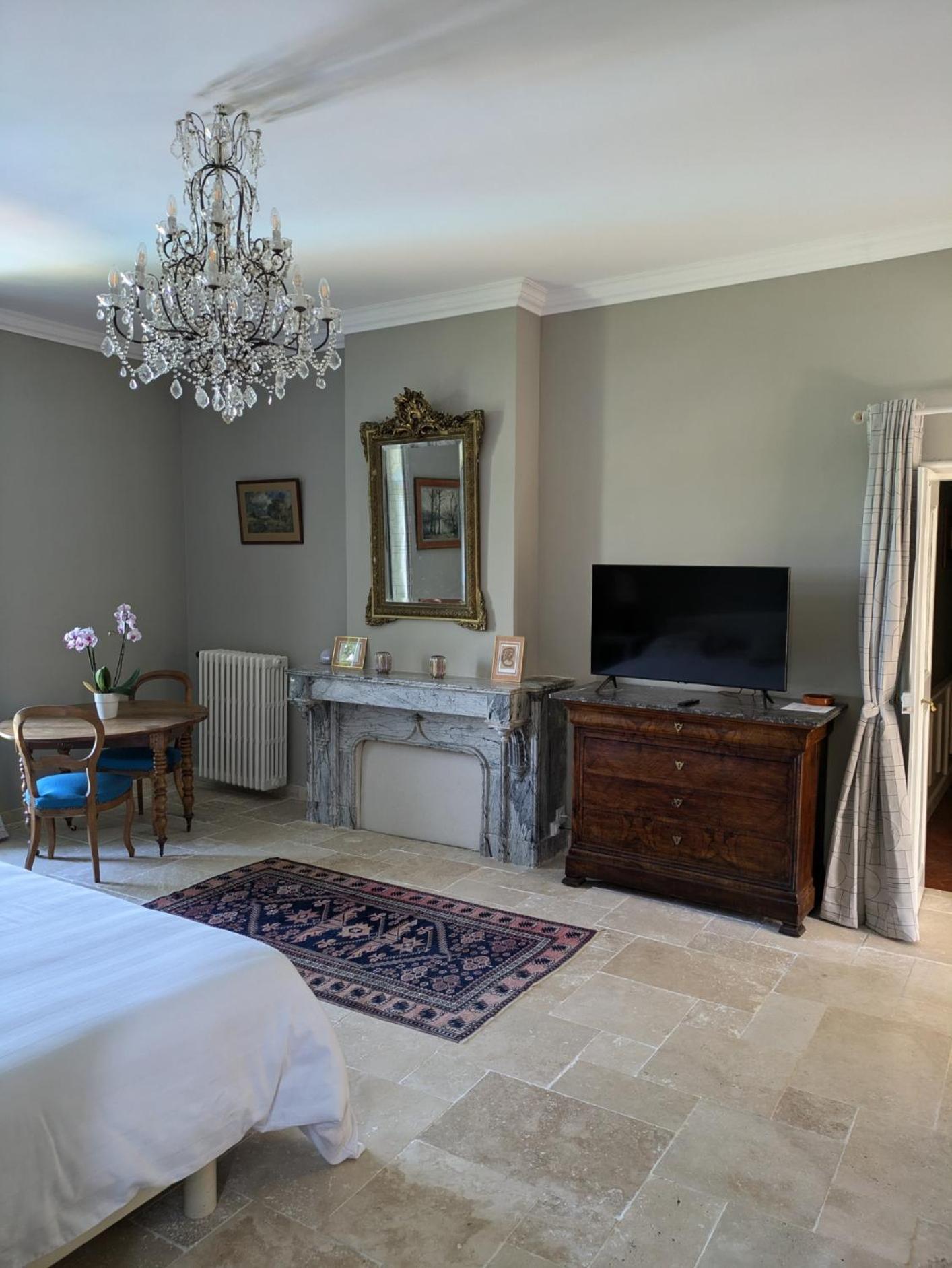 Le Domaine Du Soulier -Gite Et Chambres D'Hotes - La Maison Du Gardien Tornac Extérieur photo